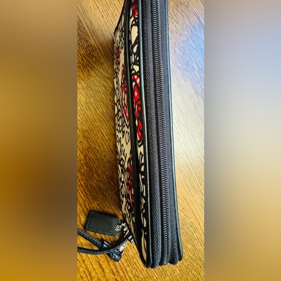 COACH Poppy Graffiti Doodle Floral Zip Wallet Wristlet EUC Black & White - Picture 5 of 9